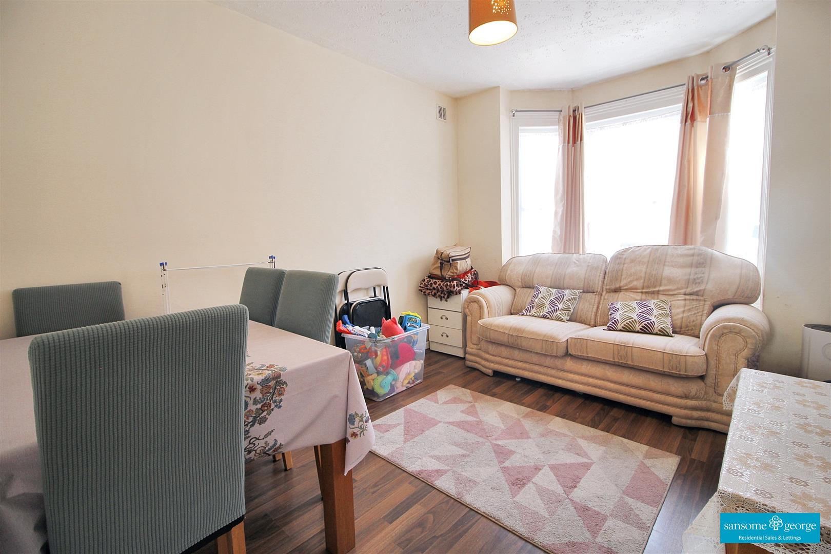 3 bed property in Beresford Road, Reading